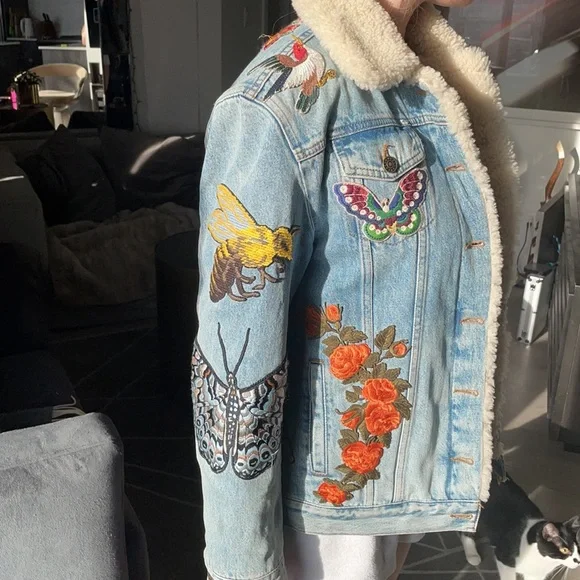 One of a kind Gucci Embroidered Denim Jacket with Real Lamb Shearling - Picture 3 of 5